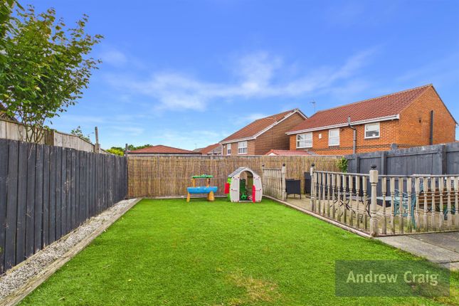 74 Beacon Glade, South Shields photo 4