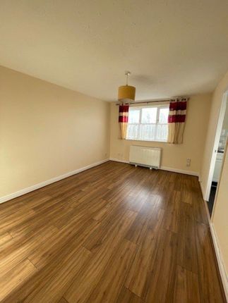 31, Lovegrove Drive, Berks photo 2