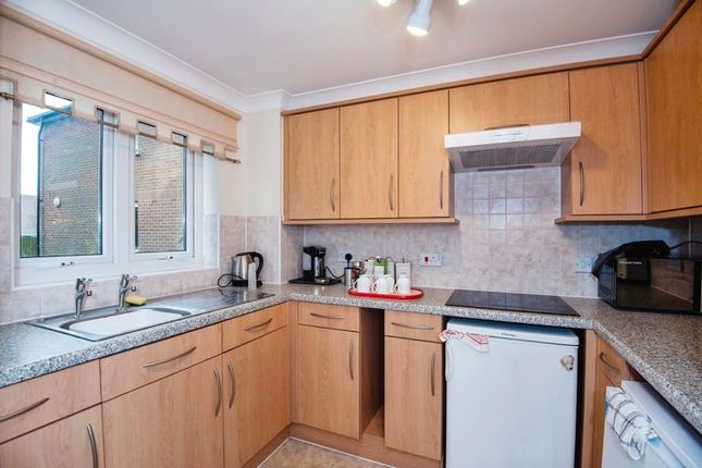 Flat for sale in Appletree Court, Gillingham