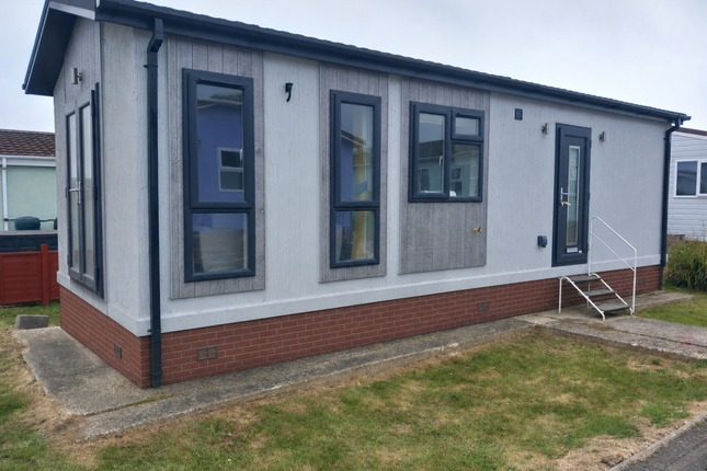 1-bed caravan on Cerne Villa Residential Park, Chickerell Road, Weymouth, £144,995