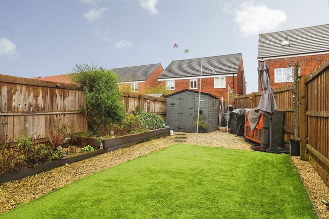24, Turner Grove, Nottingham photo 2
