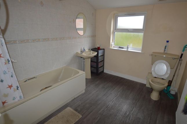423, Gorton Road, Stockport photo 5