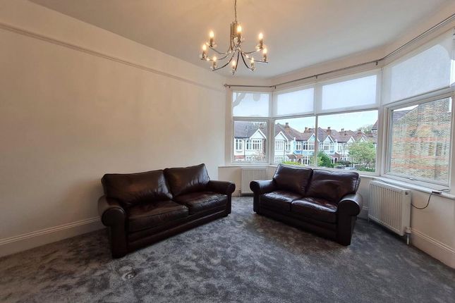 Cranleigh Gardens, Southall photo 2