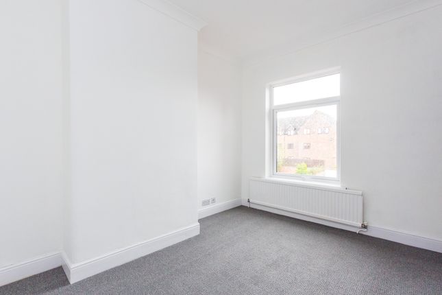 Terraced house to rent in Cromwell Road, Rushden