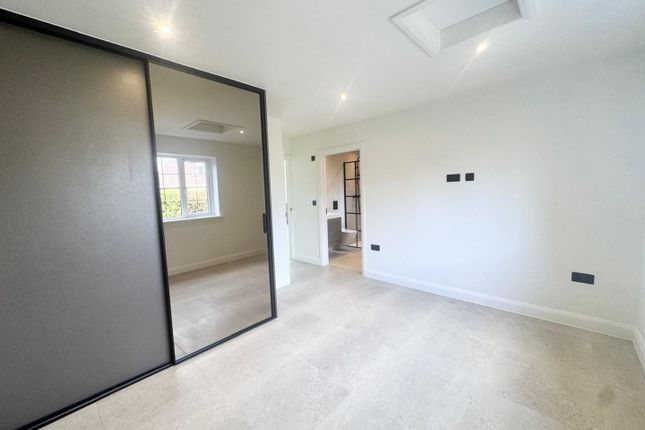 24, Hampson Way, Maidstone photo 5