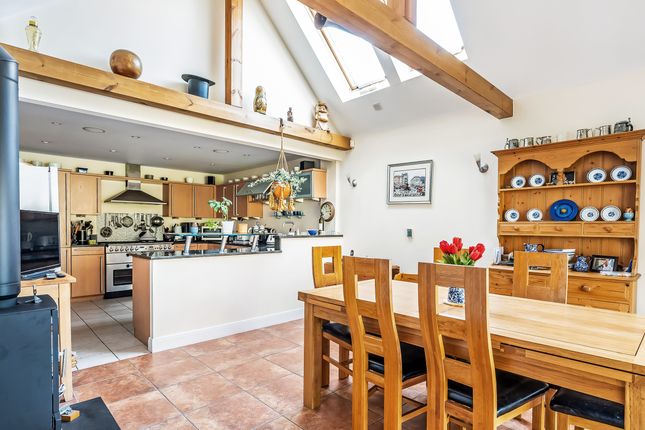 4 Winterbourne Mews, Oxted photo 3