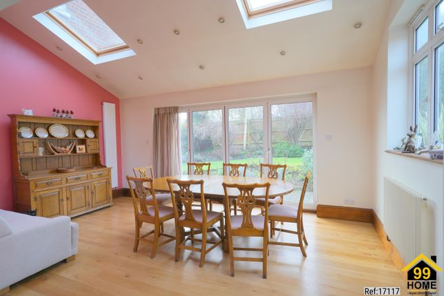 14 Caxton Villa, Park Lane, Knebworth photo 4