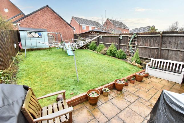 End terrace house for sale in Turnpike Lane, Redditch
