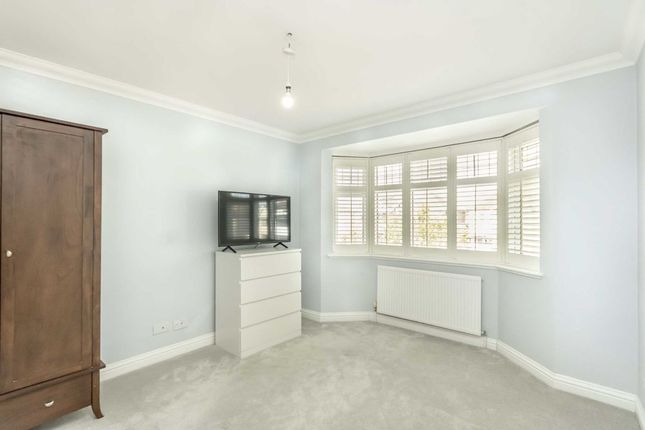 Semi-detached house to rent in Hamilton Avenue, Tolworth, Surbiton