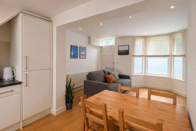 6, Robson Road, London photo 2