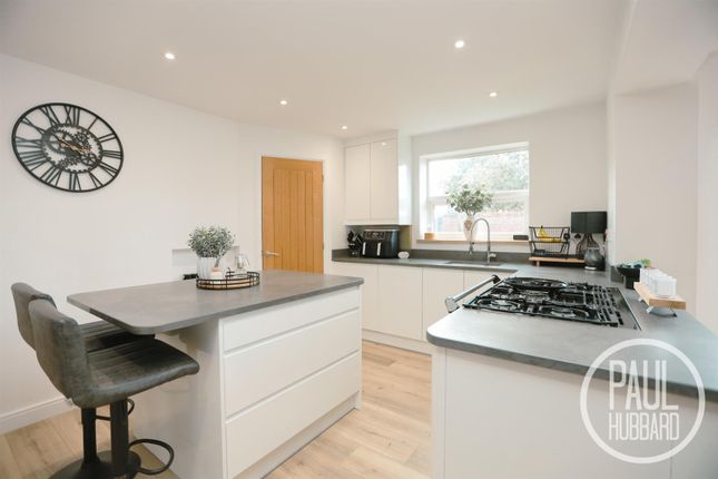 36, Bloomfield Way, Lowestoft photo 2
