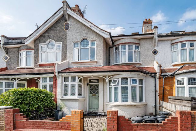 Flat to rent in Montana Road, Tooting, London