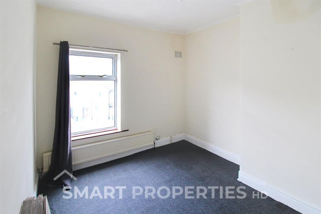 9, Blagden Lane, Huddersfield photo 4