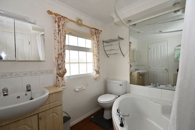 Mobile/park home for sale in Court Farm Road, Newhaven