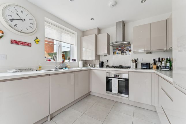 1 Millway Furlong, Aylesbury photo 3