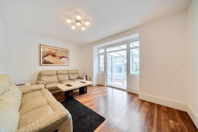 36, Hillside Road, Middlesex photo 2