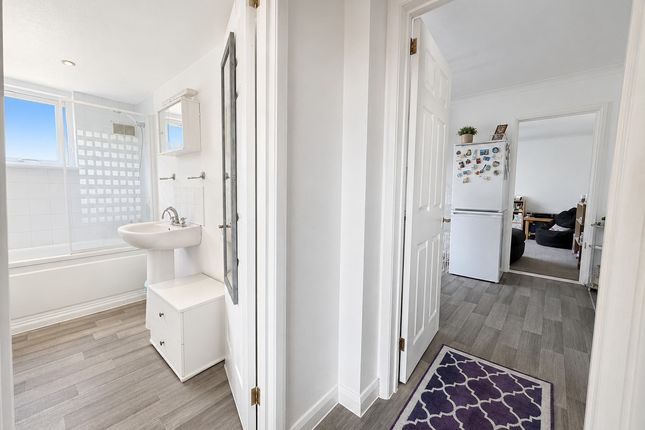 2, Eldon Way, Hockley photo 3