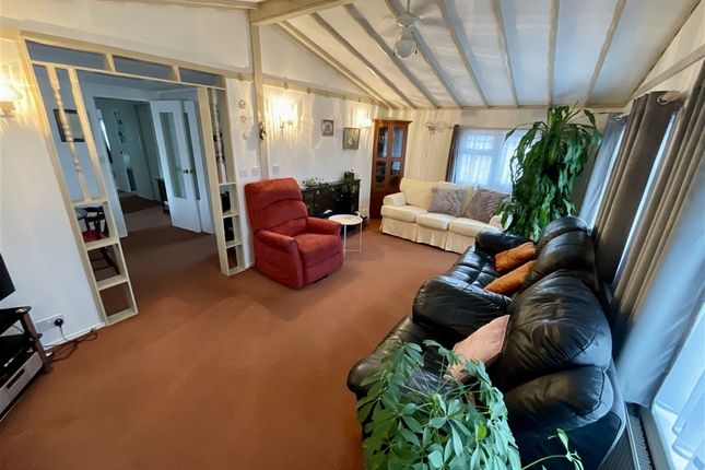 Laburnum Court, Smallfield photo 2