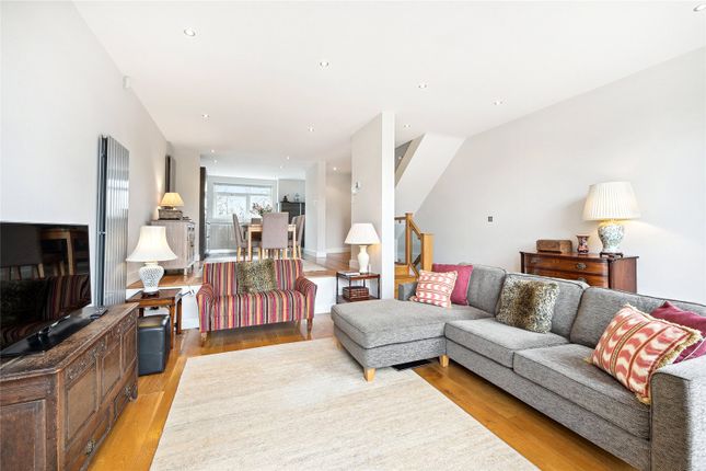 Terraced house for sale in Ibis Lane, London