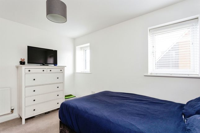 Flat for sale in Waterman Way, Wouldham, Rochester