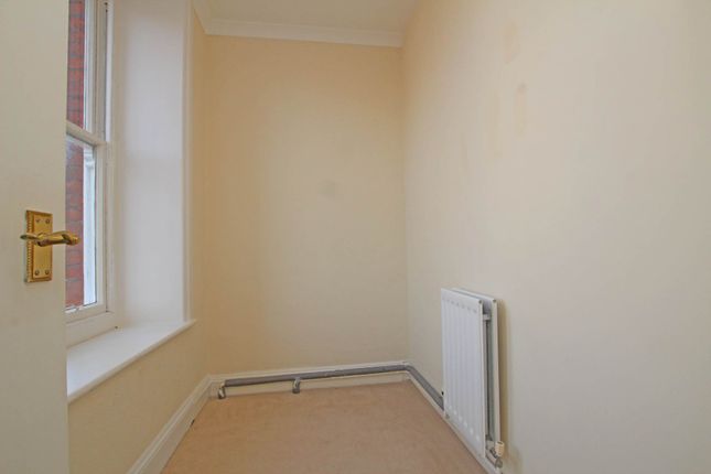 Flat for sale in Blackwater Road, Eastbourne