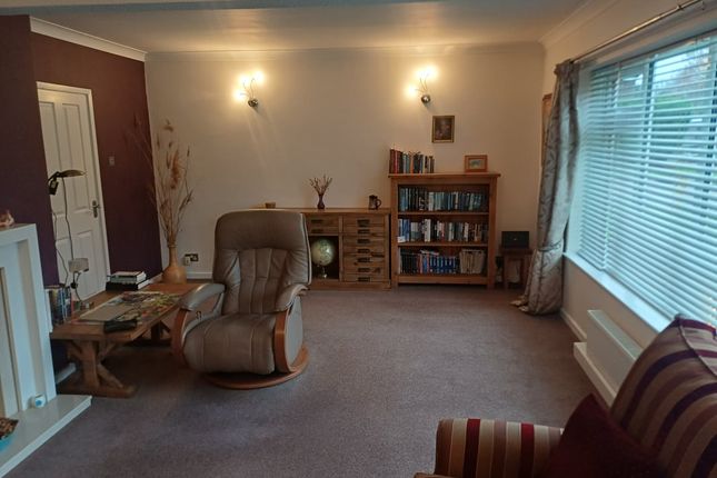 6 Firdale Close, Peakirk, Peterborough photo 4