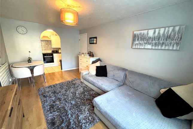 62, Seymour Way, Surrey photo 2