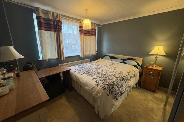 56, Telscombe Way, Luton photo 3