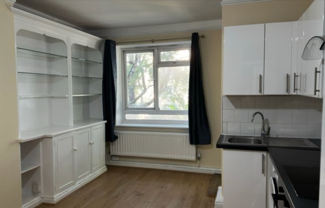 Flat 16, Brenley House, Tabard Garden Estate, London photo 2