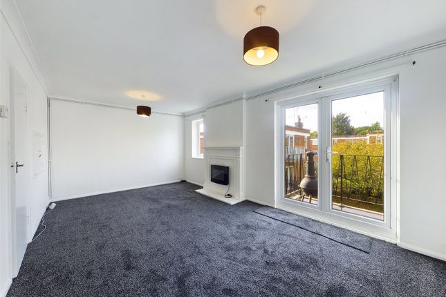 148 Avon Court,, Avon Road, Upminster photo 2