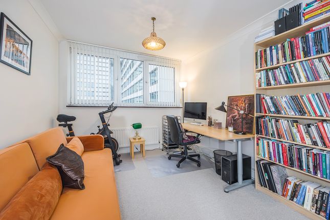 Flat for sale in River Court, Upper Ground, London