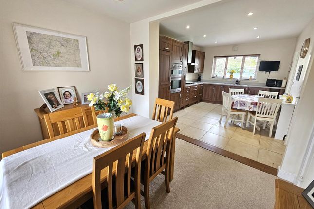 9, Woodpecker Way, Tavistock photo 4