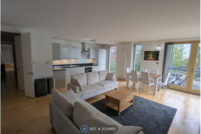Farnsworth Court West Parkside, London photo 3