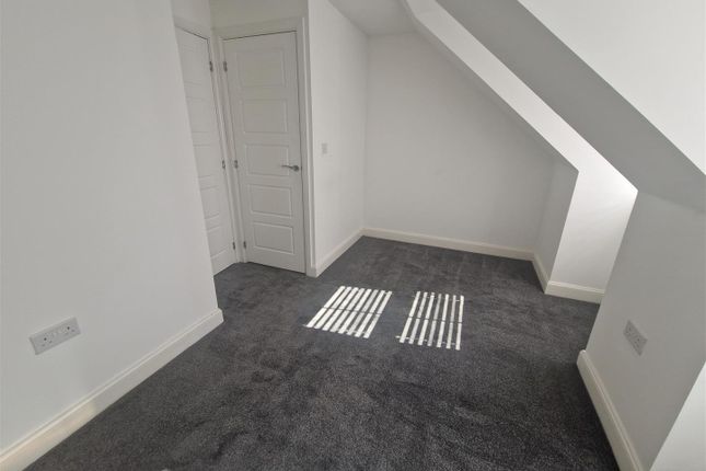 12, Wheeler Close, Dartford photo 2