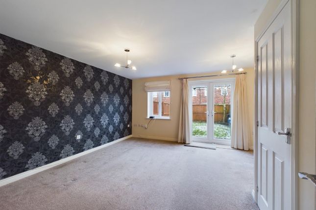 37, Plantation Drive, Bradford photo 2