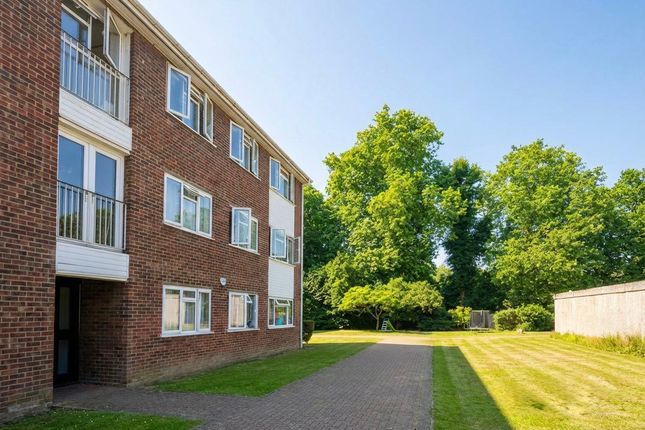 2-bed flat on 19a, 29, Manor Court Road, London, £400,000