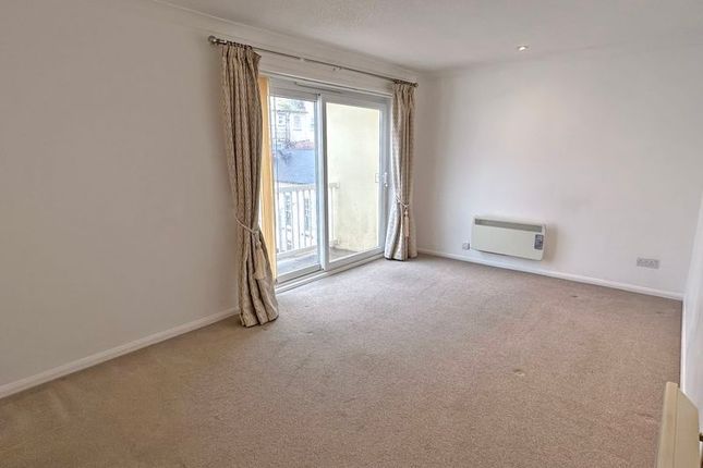 Flat to rent in Western Court, Sidmouth
