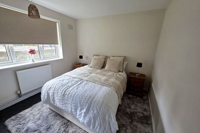 Lndn-Chu996-Flat 8 Ryder Court,, 42 Church Road, London photo 3