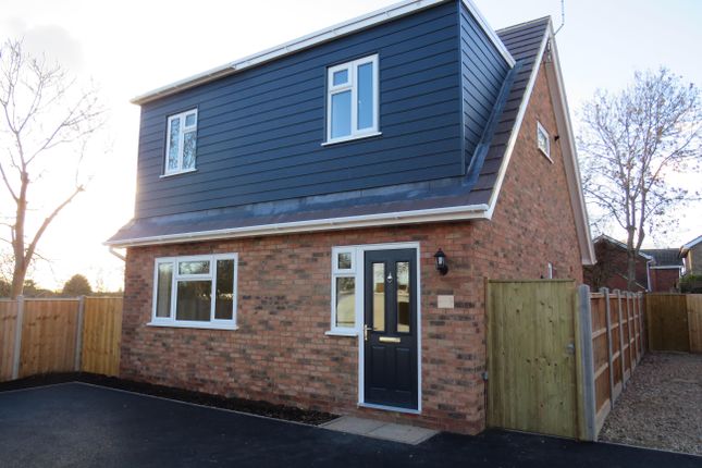 Thumbnail Property to rent in Oakleigh Close, Raunds, Wellingborough