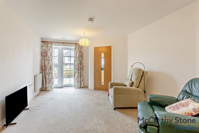 32 Royal Gardens, Seymour Road, Buntingford photo 3