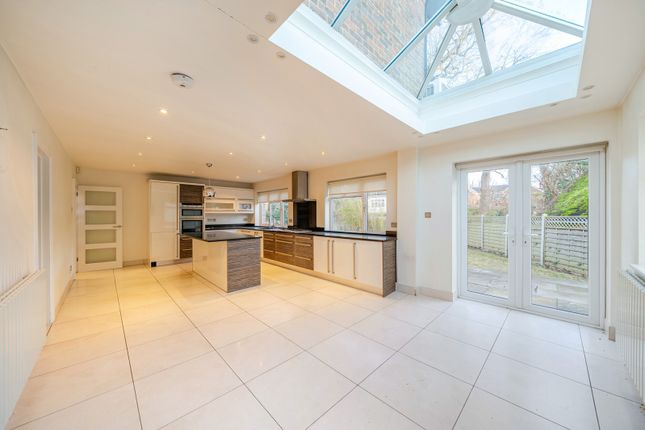 15, Dearne Close, Middlesex photo 4