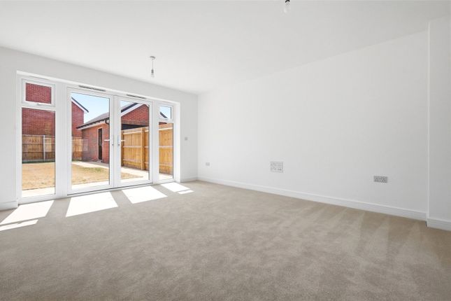 29, Cardamon Road, Essex photo 4