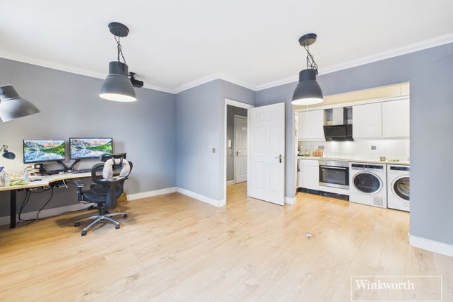 117, Rose Bates Drive, London photo 4