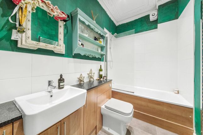 Flat for sale in Romola Road, Herne Hill, London