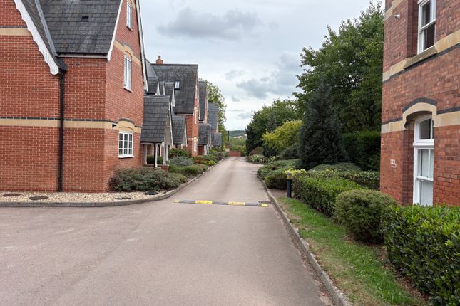 40 Frome Court, Bartestree, Hereford photo 4