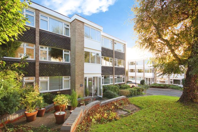 Thumbnail Flat for sale in Alpine Court, Kenilworth