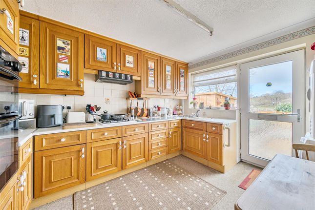 11, Willow Way, Bridport photo 4