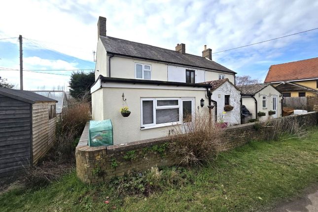 2-bed house on 9, The Cinques, Sandy, £225,000