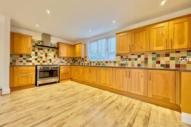 3 St Giles Manor, Church Street, Matlock photo 2