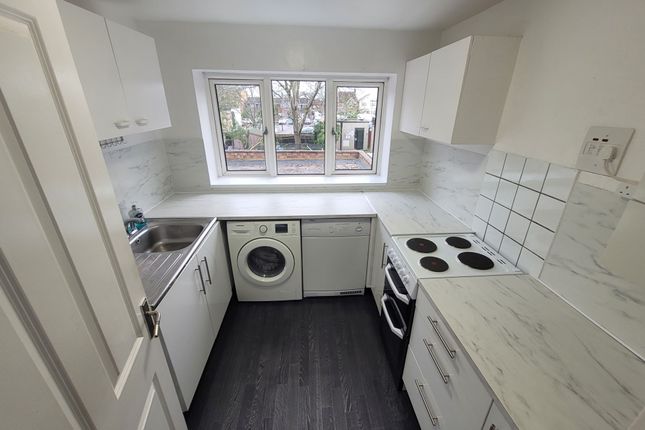 Thumbnail Flat to rent in Valentine Road, Harrow